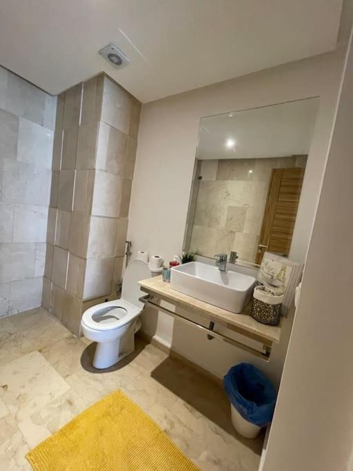 Chic & Cosy Flat Near Airport Lockbox Fast Wifi Apartman Nouaceur Kültér fotó