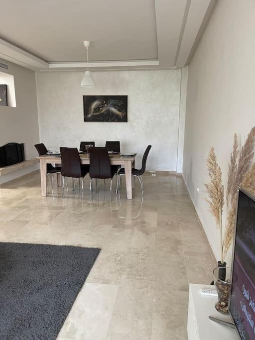 Chic & Cosy Flat Near Airport Lockbox Fast Wifi Apartman Nouaceur Kültér fotó