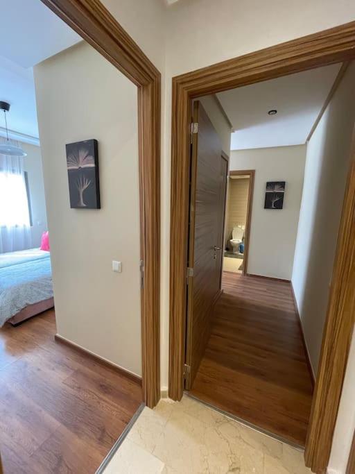 Chic & Cosy Flat Near Airport Lockbox Fast Wifi Apartman Nouaceur Kültér fotó