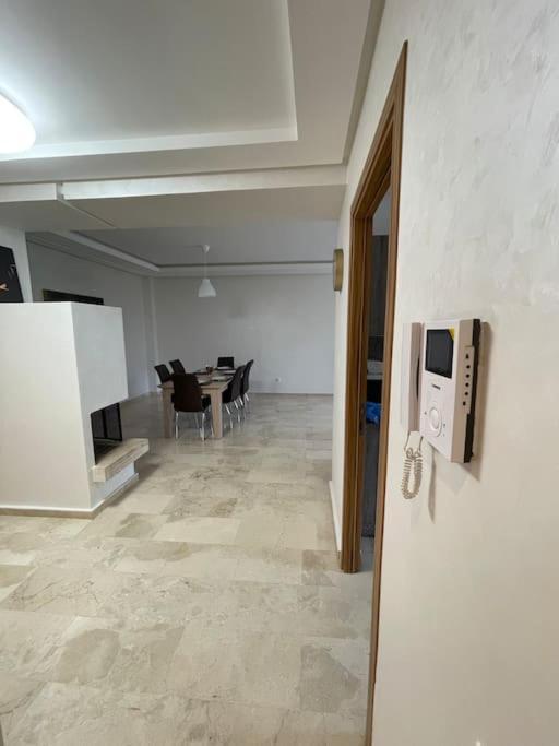 Chic & Cosy Flat Near Airport Lockbox Fast Wifi Apartman Nouaceur Kültér fotó