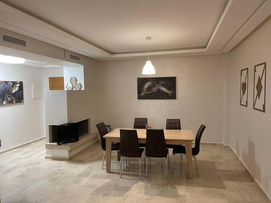Chic & Cosy Flat Near Airport Lockbox Fast Wifi Apartman Nouaceur Kültér fotó